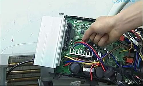 弋江美的空调电话是多少